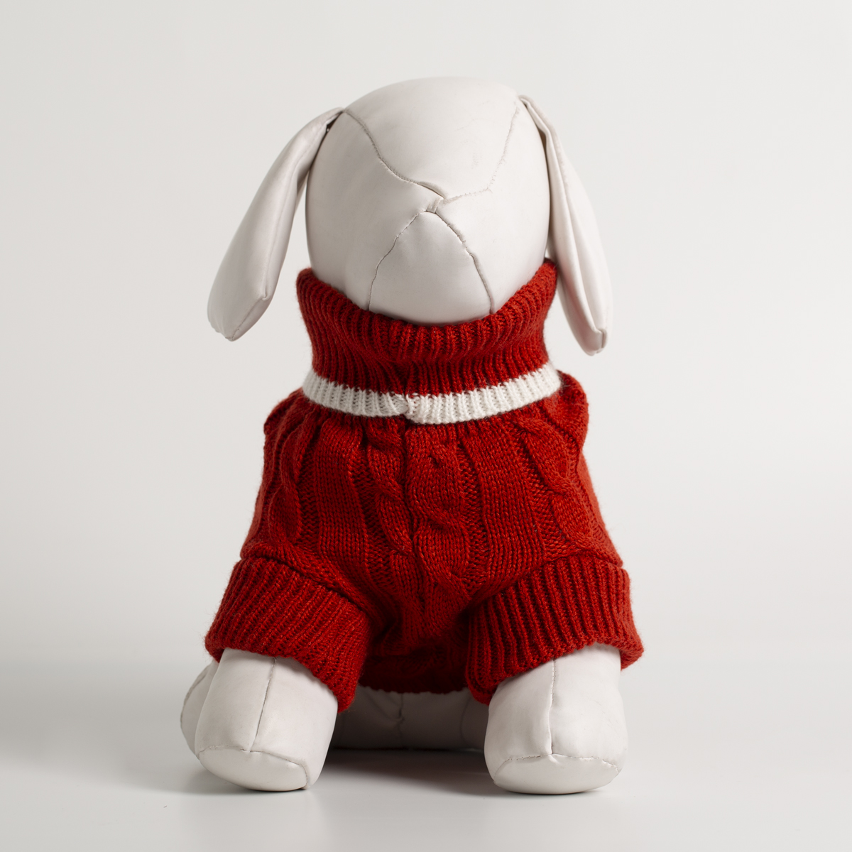 Suéter tejido con manga y cuello alto