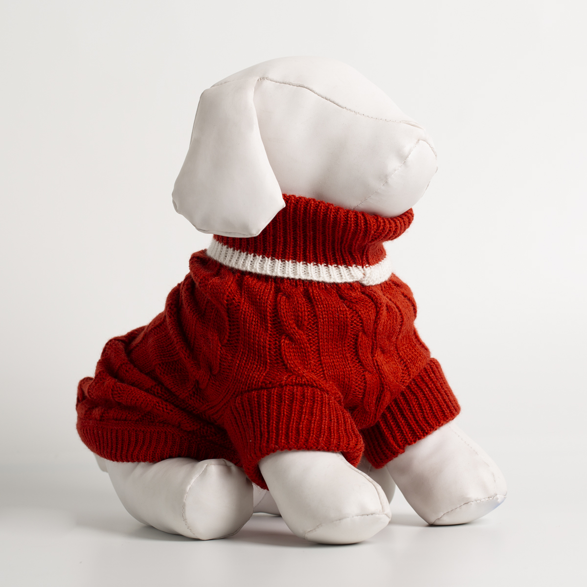 Suéter tejido con manga y cuello alto